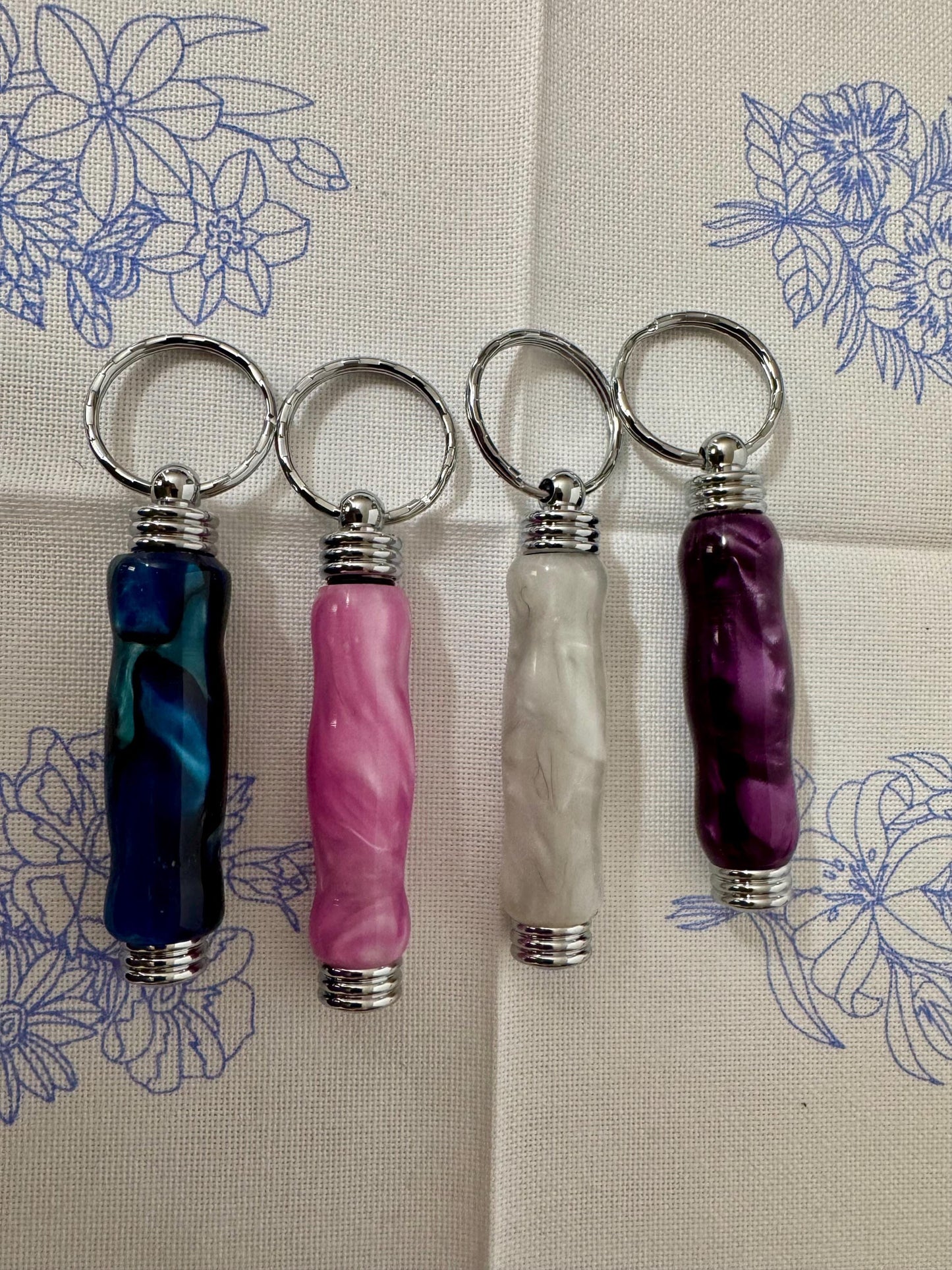 Acrylic Needle Case Keychain: Magnetic Needle Holder