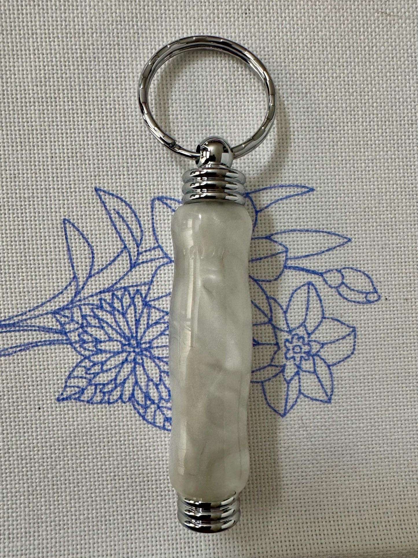 Acrylic Needle Case Keychain: Magnetic Needle Holder